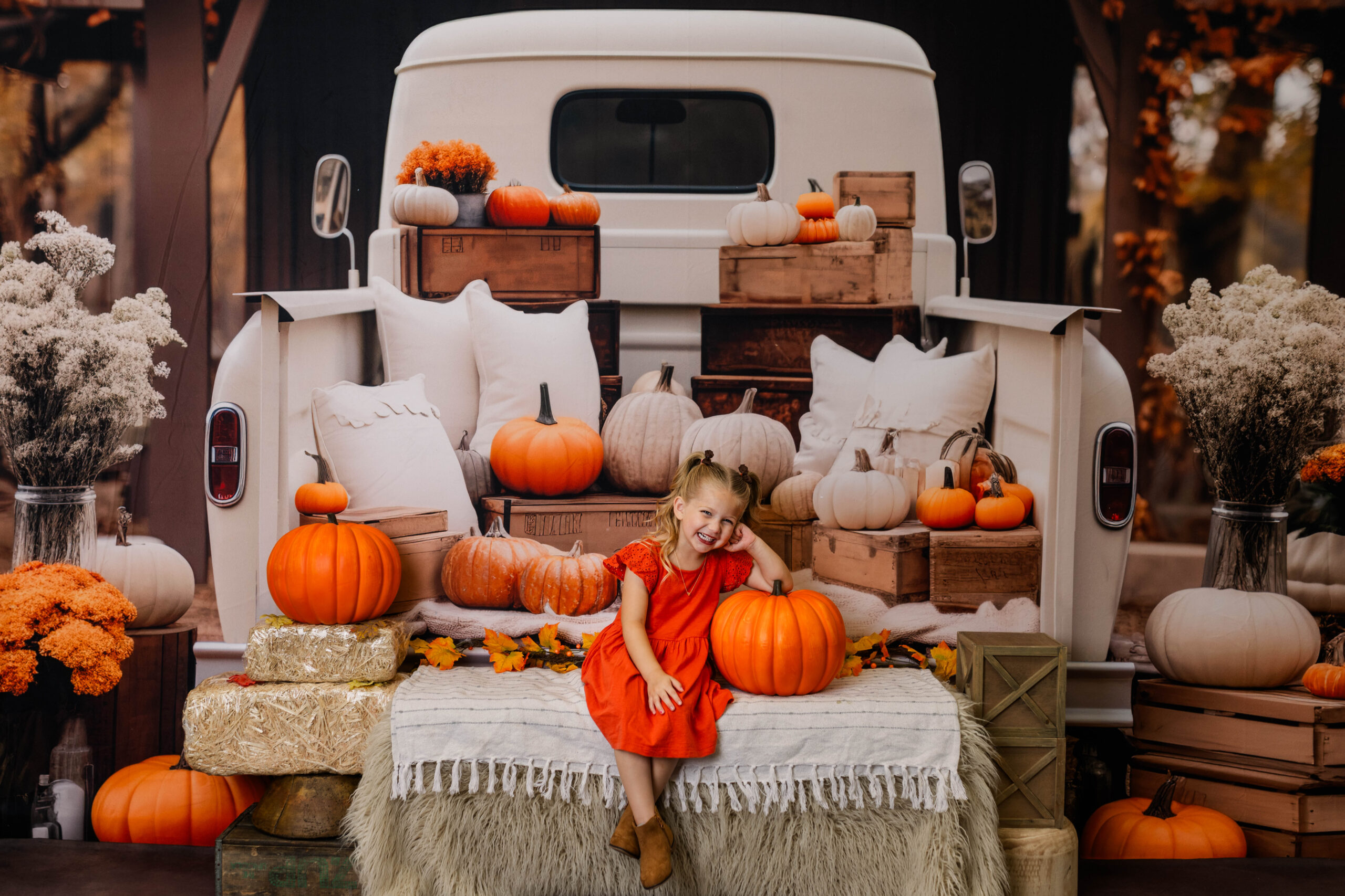 fall mini photoshoot in Hollidaysburg PA photo studio with fall truck